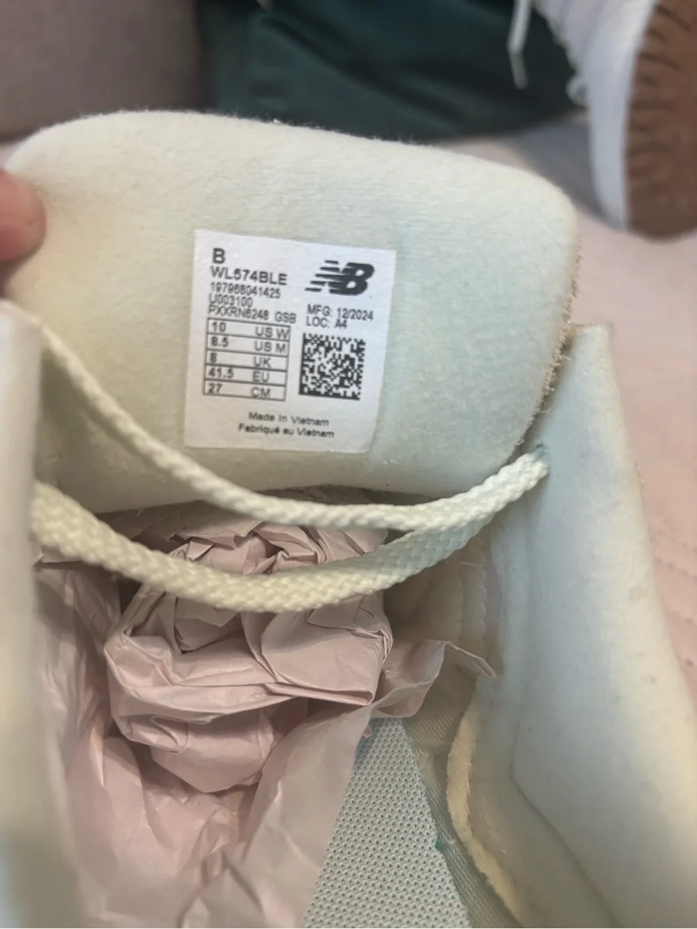 0New Balance Women’s Classic Suede & Mesh Sneakers in Cream & Seafoam Green